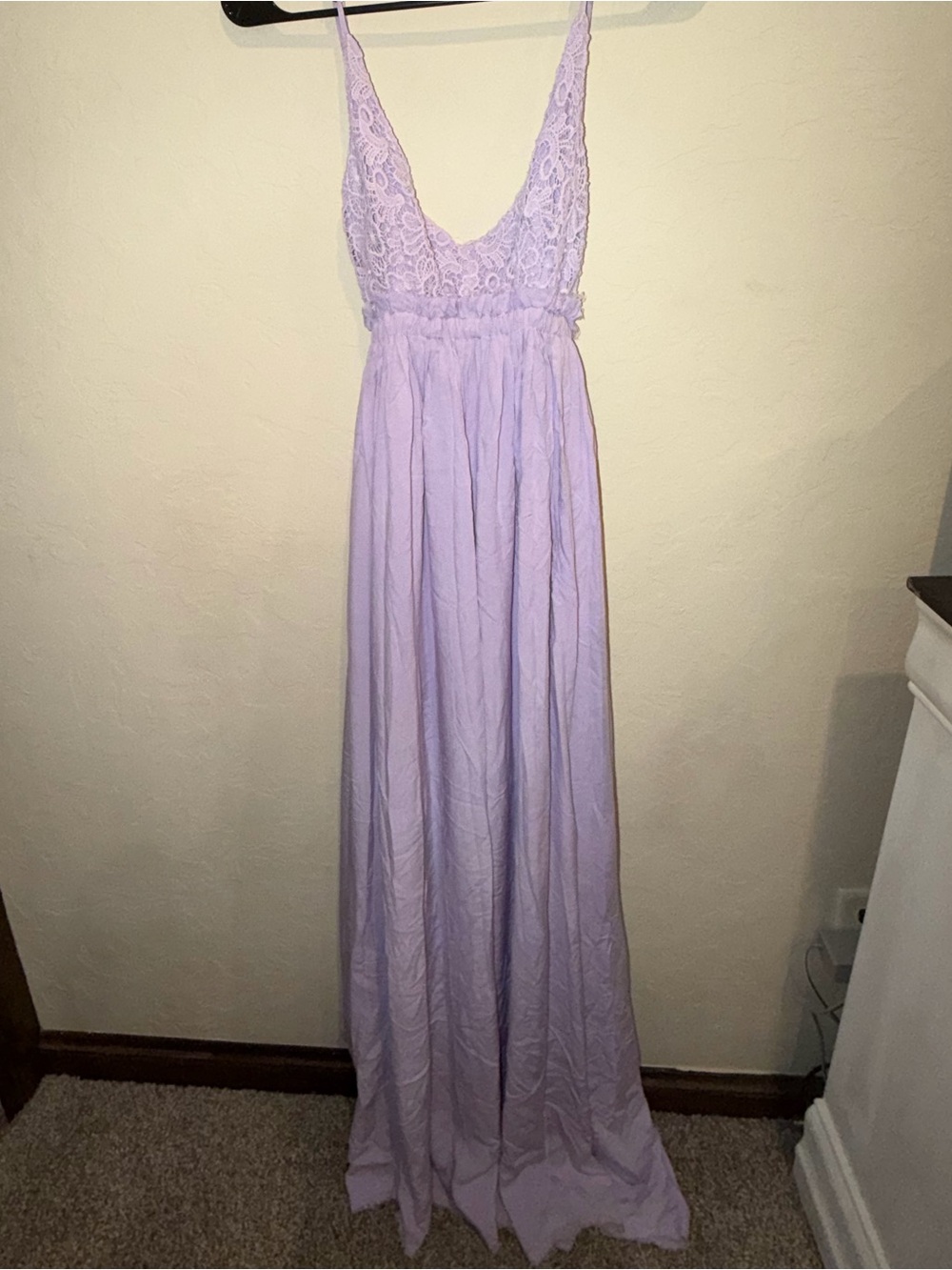 Pink Lily Lavender Lace Maxi Dress V-Neck Sleeveless Ruffle Size M NWT but flaws